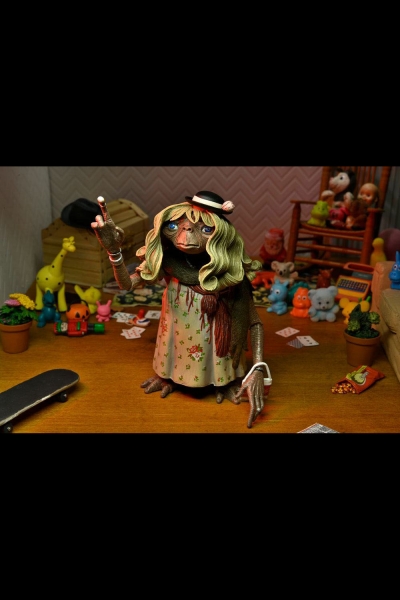 Neca Ultimate E.T. the Extra-Terrestrial Dress-Up Ver. - HYPERTOYS