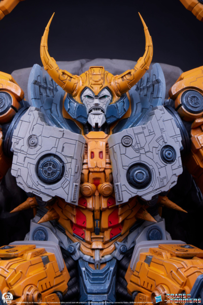 PCC Collectibles- Transformers Museum Scale Statue Unicron 61 cm