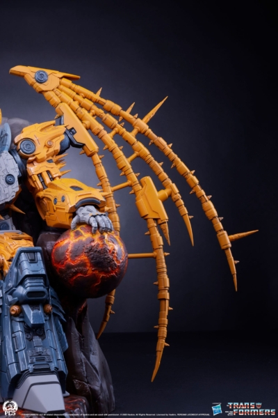 PCC Collectibles- Transformers Museum Scale Statue Unicron 61 cm